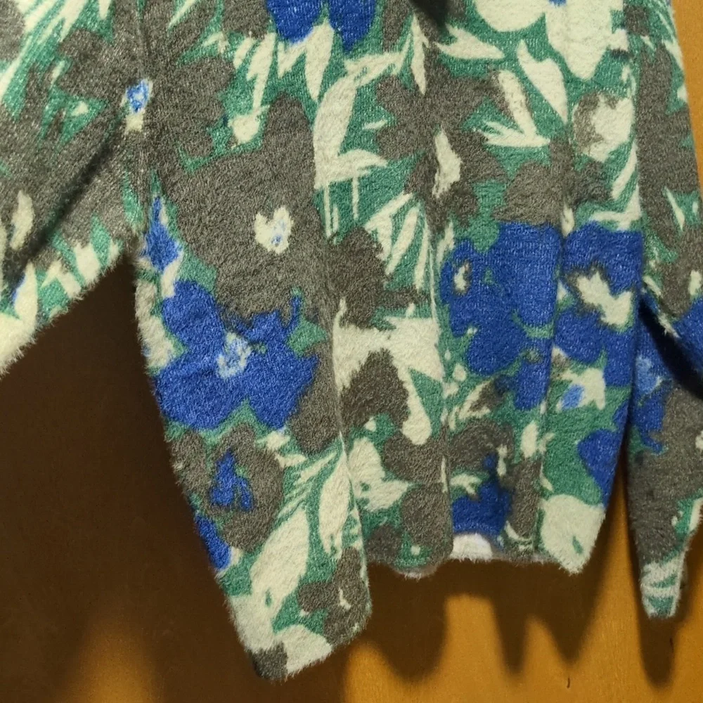 NWT PacSun Eyelash Polo Sweater - Perfect for Adding a Super Soft Pop of Color - Picture 9 of 14